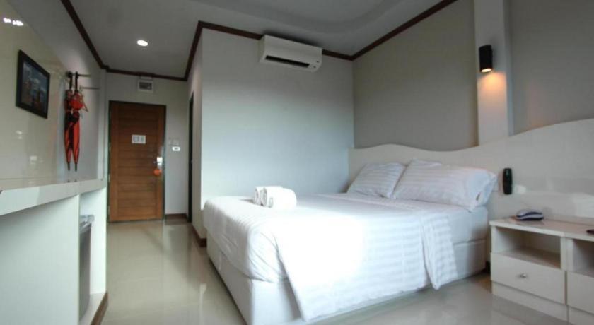Thada Chateau Hotel Buriram Exterior foto