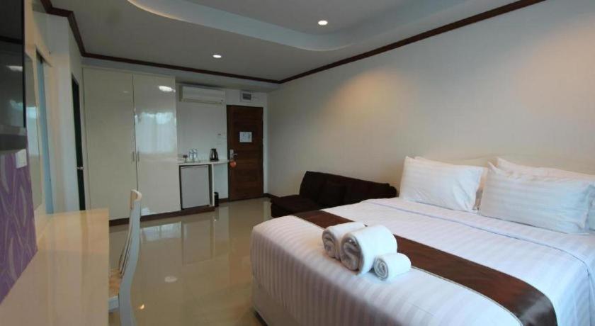 Thada Chateau Hotel Buriram Exterior foto
