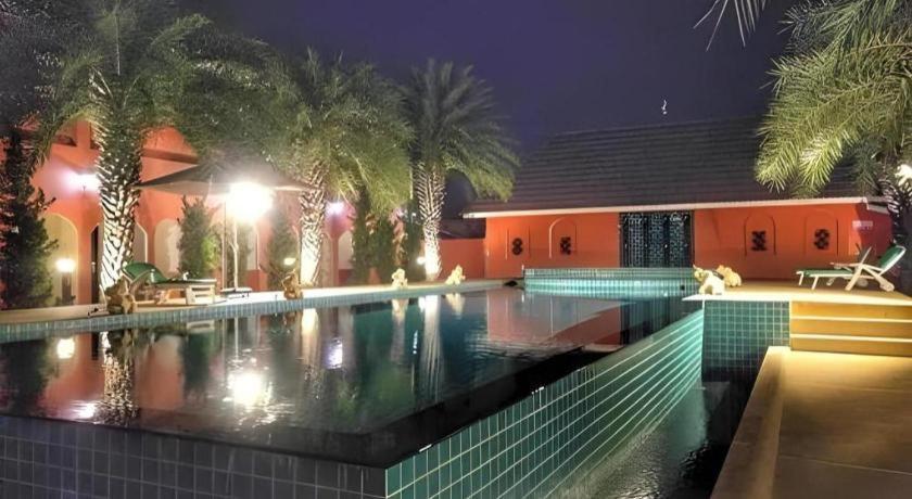 Thada Chateau Hotel Buriram Exterior foto